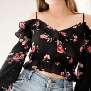 OPEN-SHOULDER BLOUSE